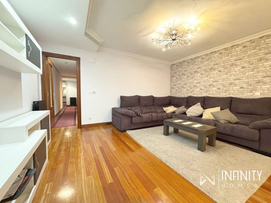 Sala de estar de Piso en venta en Bilbao  con Calefacción, Terraza y Trastero