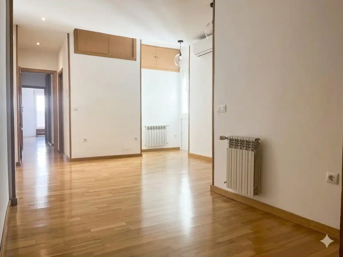 Schlafzimmer von Dachboden zur Miete in Madrid mit Klimaanlage, Heizung und Terrasse