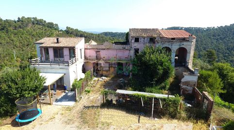 MASIA en venta con mucho terreno en un paraje privilegiado, acceso asfaltado, cerca de todo y tranquilidad absoluta.