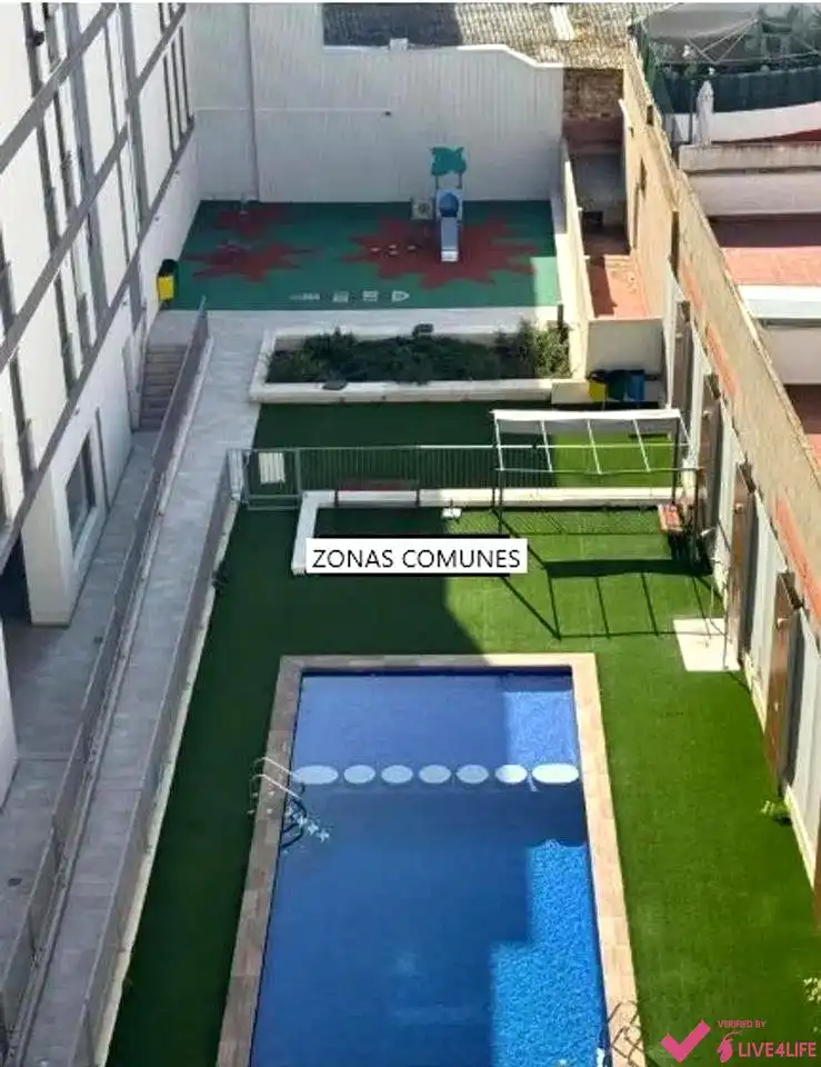Piscina de Pis de lloguer en Valencia amb Aire condicionat, Jardí privat i Piscina
