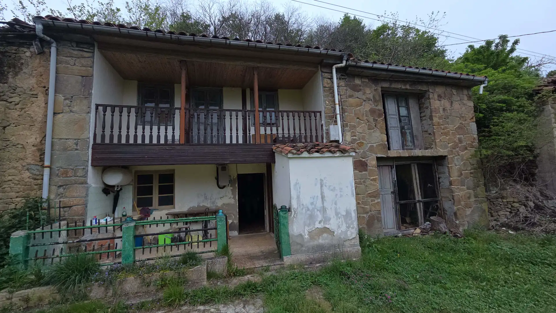 Vista exterior de Casa o chalet en venta en San Martín del Rey Aurelio con Jardín privado, Trastero y Balcón