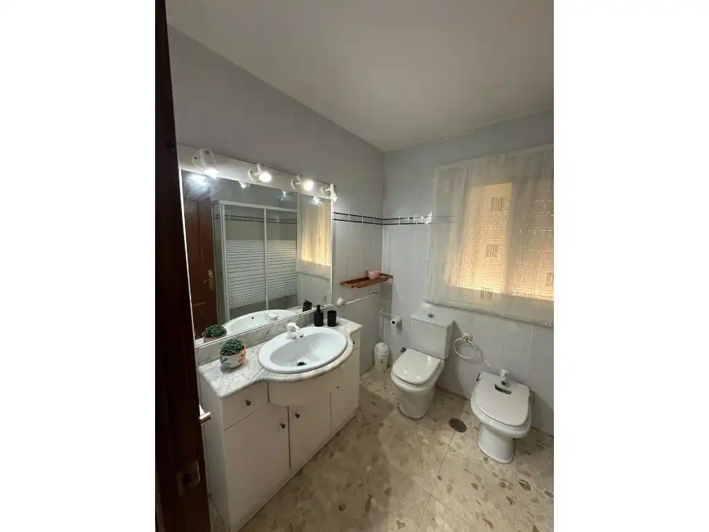 Bathroom of Flat for rent in Córdoba