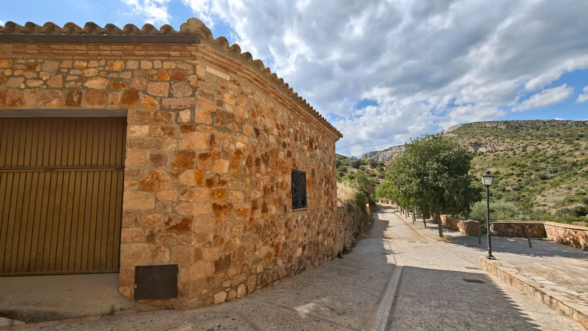 Vista exterior de Terreno en venta en Alquézar