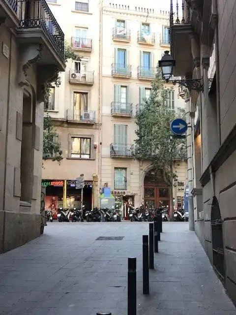 Außenansicht von Gebäude zur Miete in Barcelona