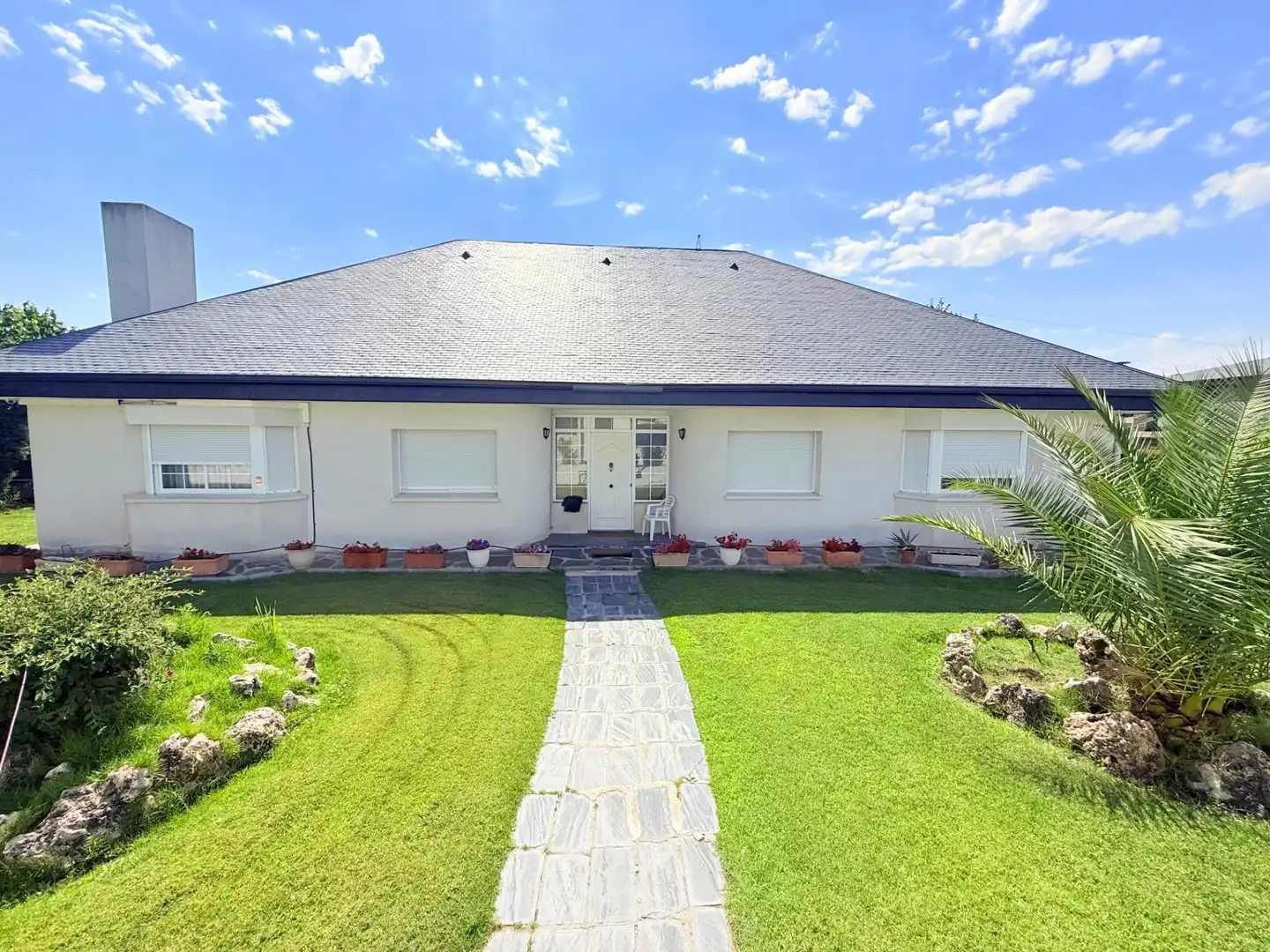 Vista exterior de Casa o chalet en venta en Boadilla del Monte con Aire acondicionado, Calefacción y Piscina