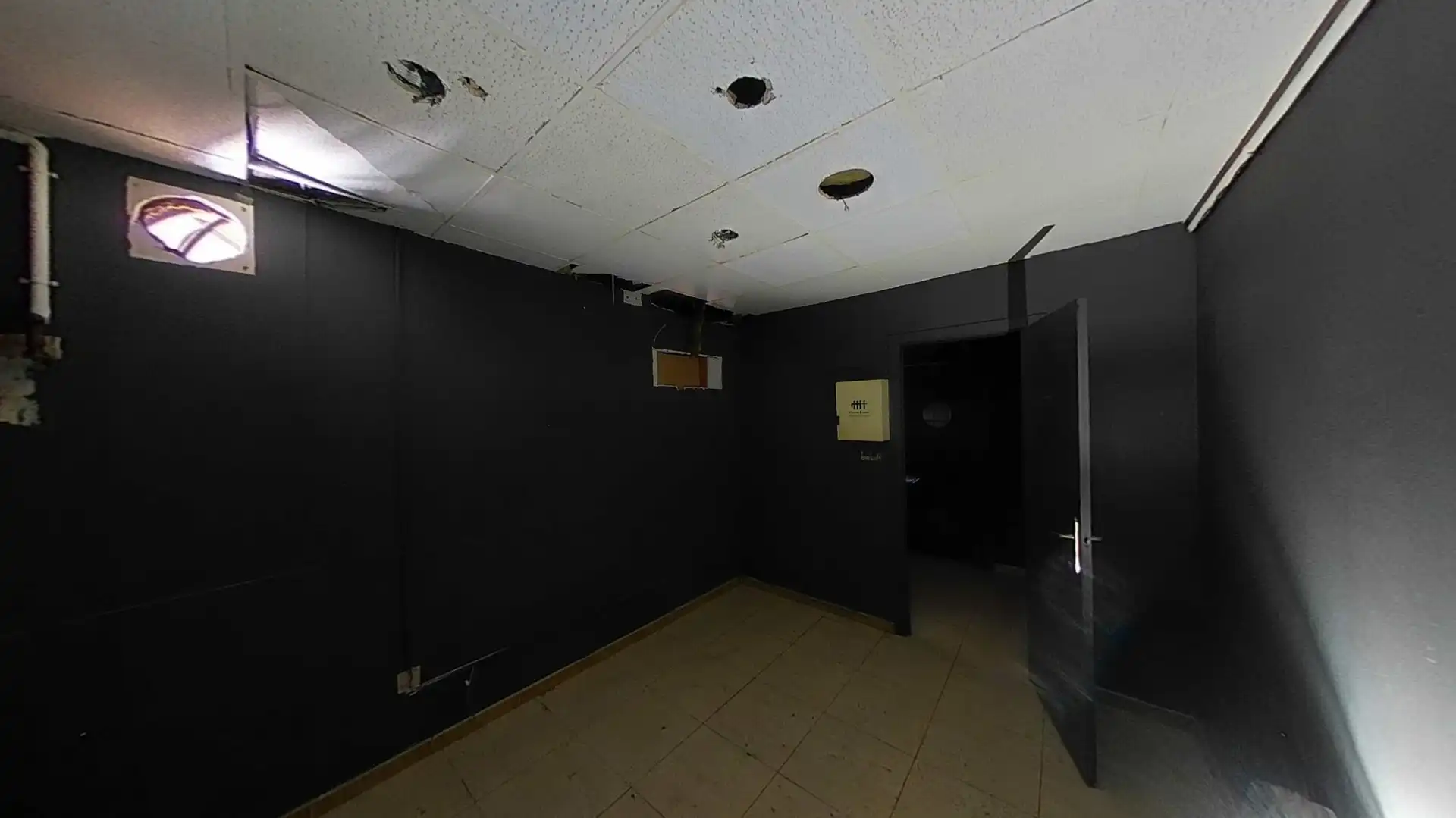 Local comercial en venda a Margarida Xirgu, imagen 6