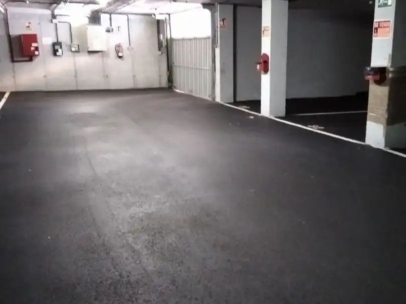 Parking de Garaje en venta en Gijón  con Alarma