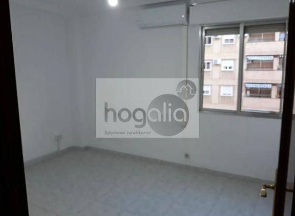 Bedroom of Flat to rent in  Sevilla Capital  with Air Conditioner