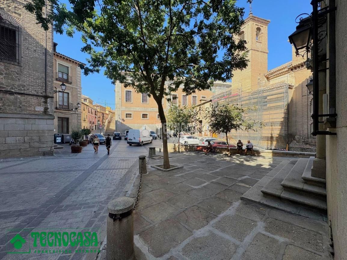 Exterior view of Flat for sale in  Toledo Capital  with Air Conditioner