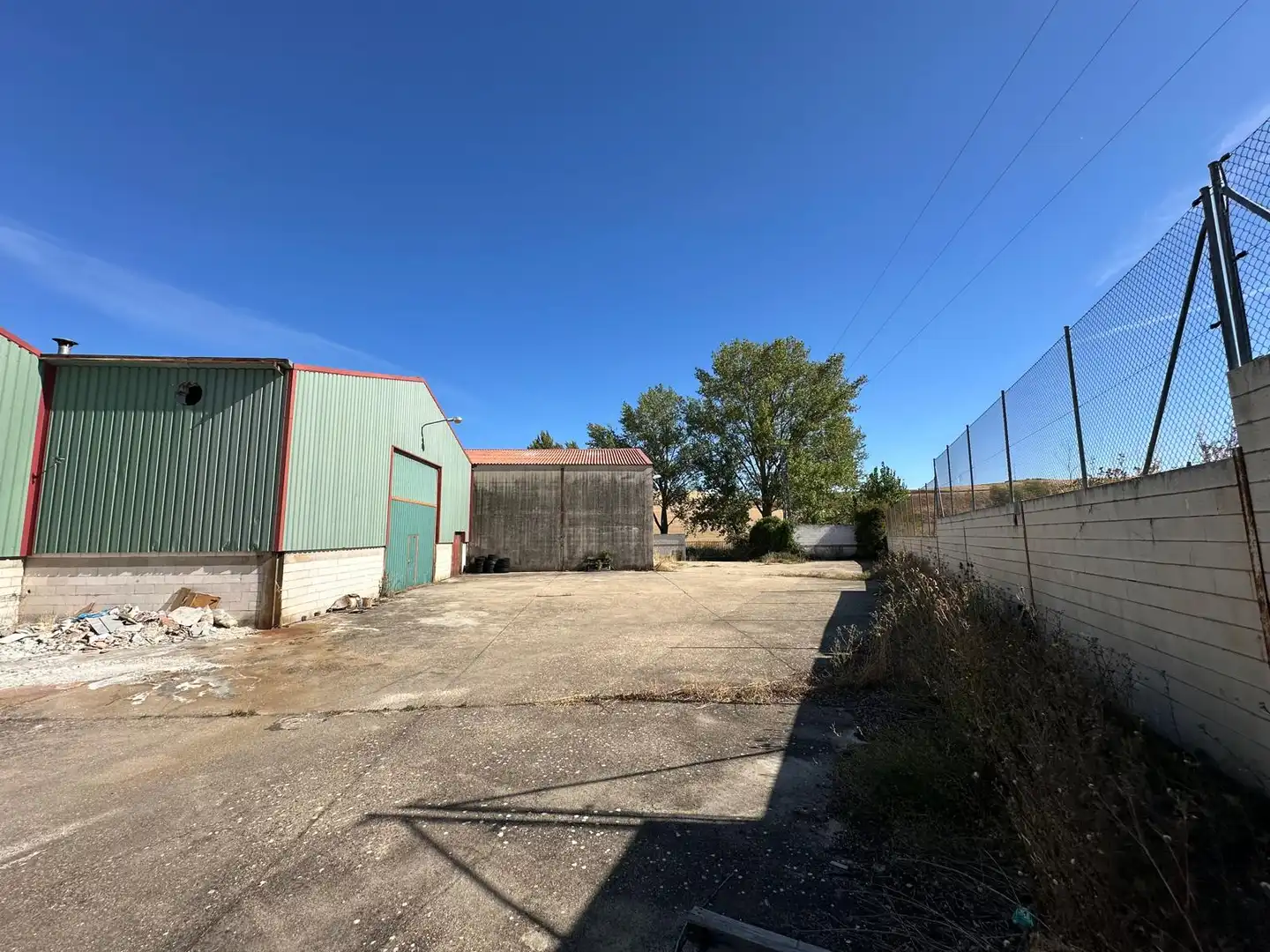 Aparcament de Nau industrial en venda en Villalbilla de Burgos