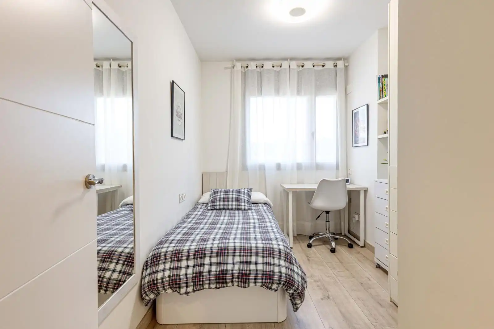 Bedroom of Flat for sale in Sant Joan Despí  with Air Conditioner, Heating and Private garden