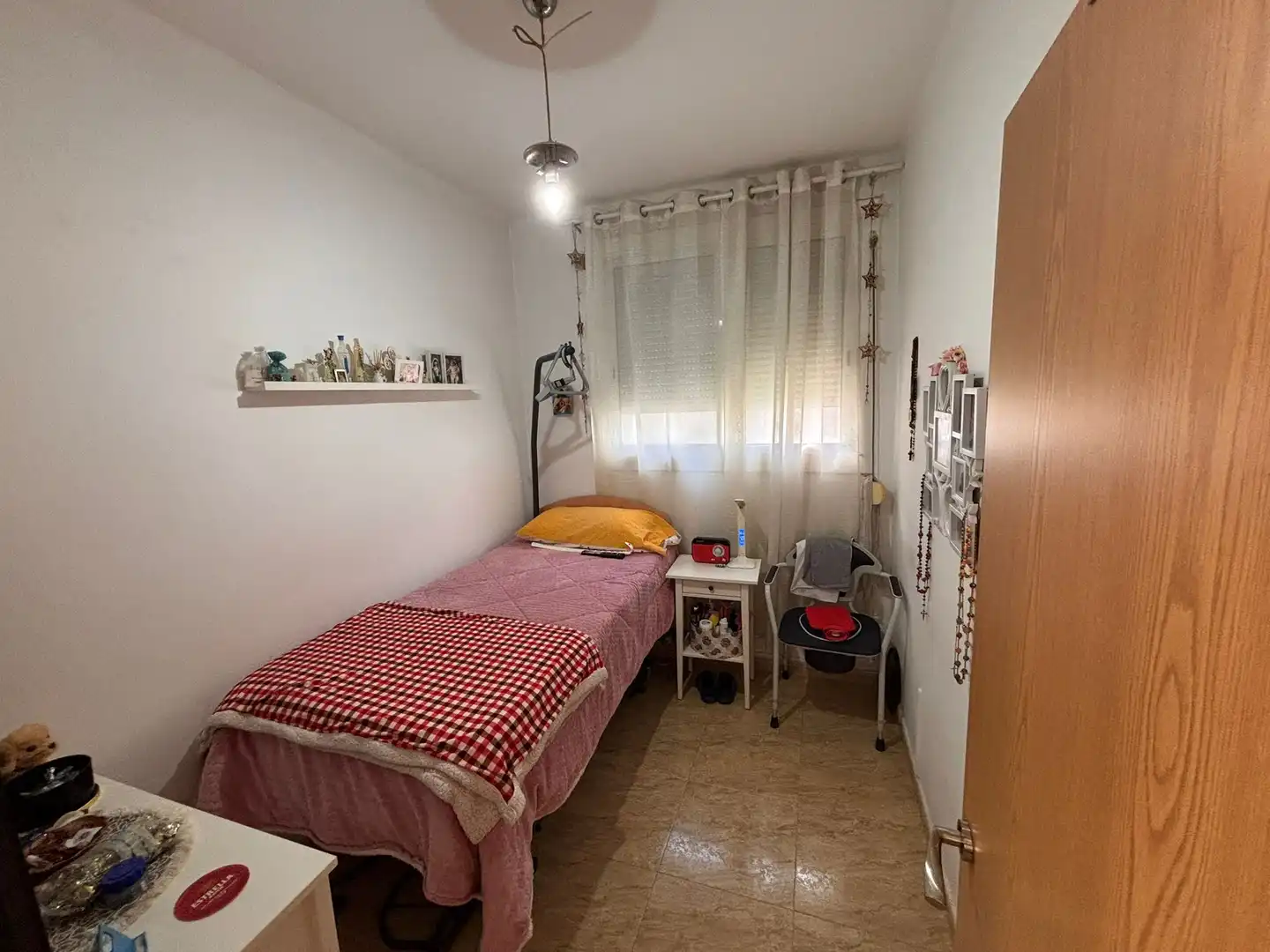 Schlafzimmer von Erdgeschoss zum Verkauf in Cornellà de Llobregat