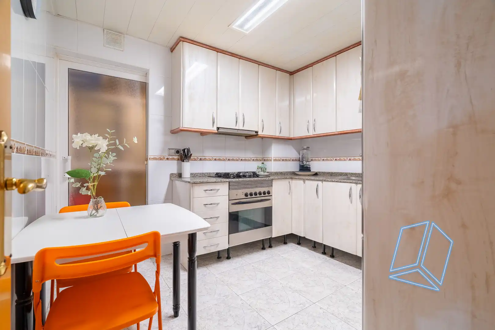 Cocina de Piso en venta en Cornellà de Llobregat con Balcón