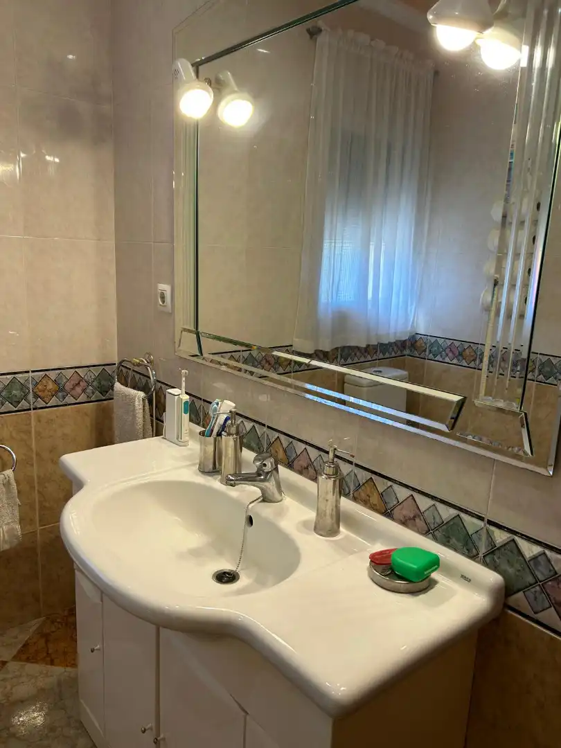 Baño de Casa o chalet en venta en Jaén con Aire acondicionado, Calefacción y Jardín privado