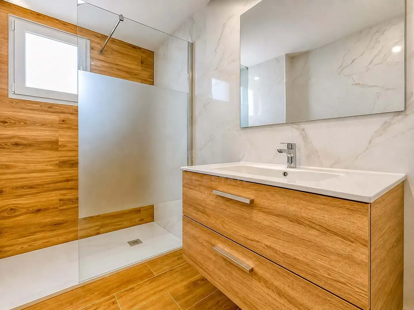 Baño de Piso en venta en Almoradí con Aire acondicionado, Calefacción y Terraza