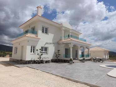 Chalet en venta en El Pinós / Pinoso