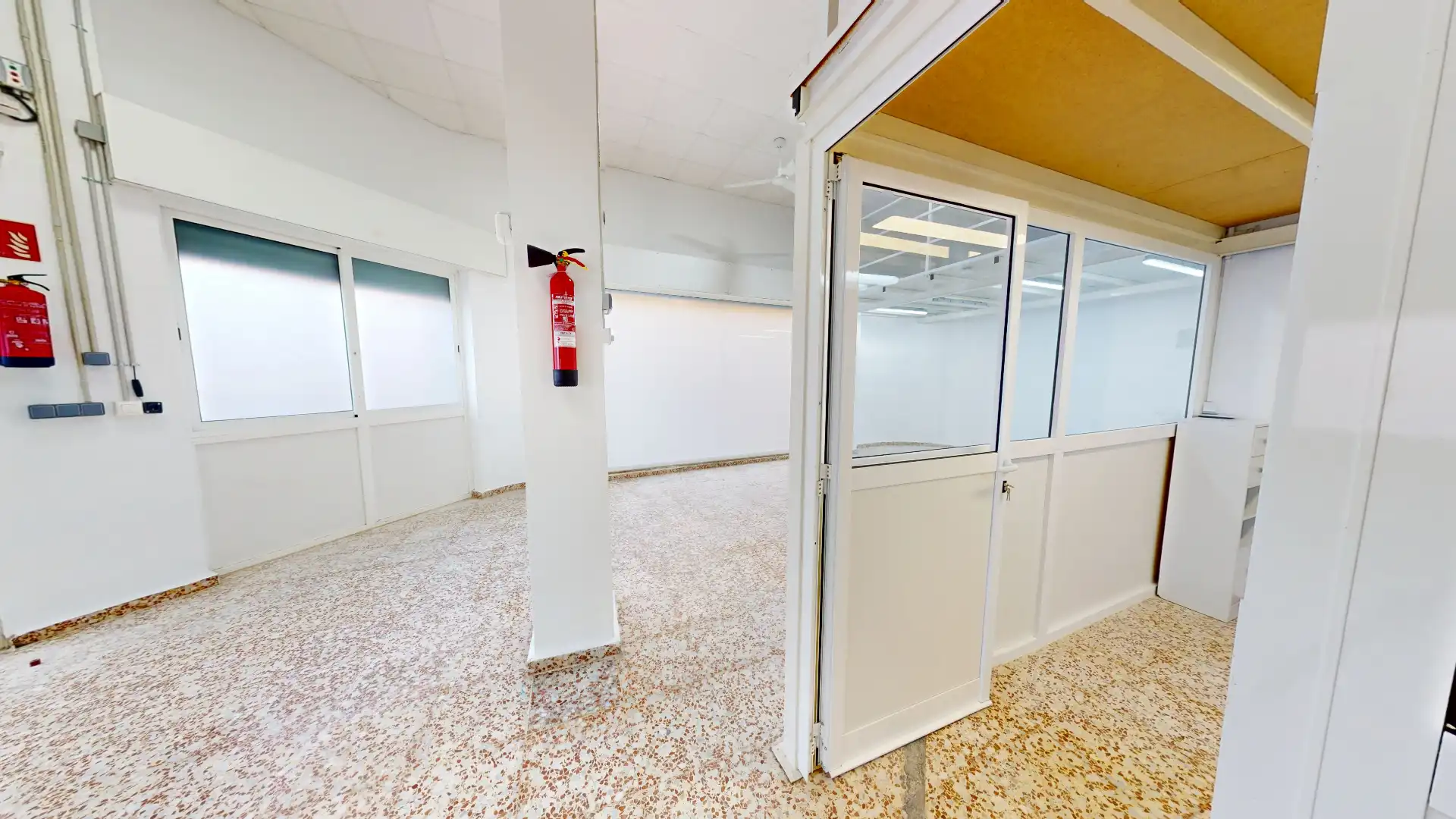 Local en venta en El Campello con Aire acondicionado, Calefacción y Alarma