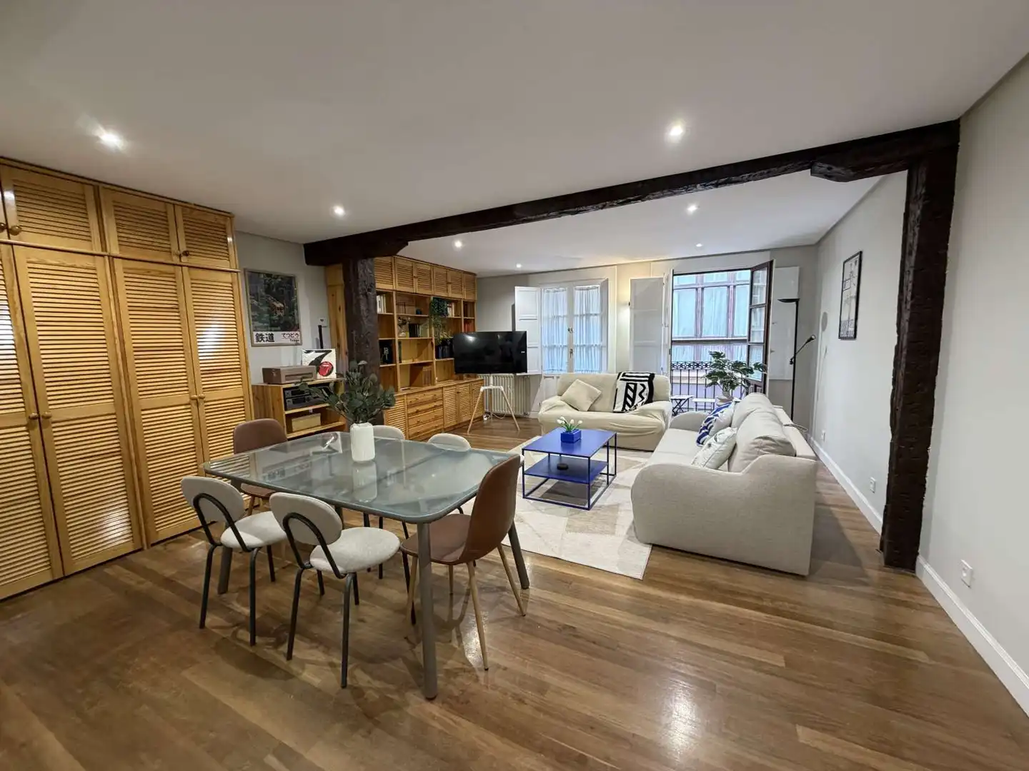 Living room of Apartments for share in Bilbao   with Air Conditioner, Heating and Terrace