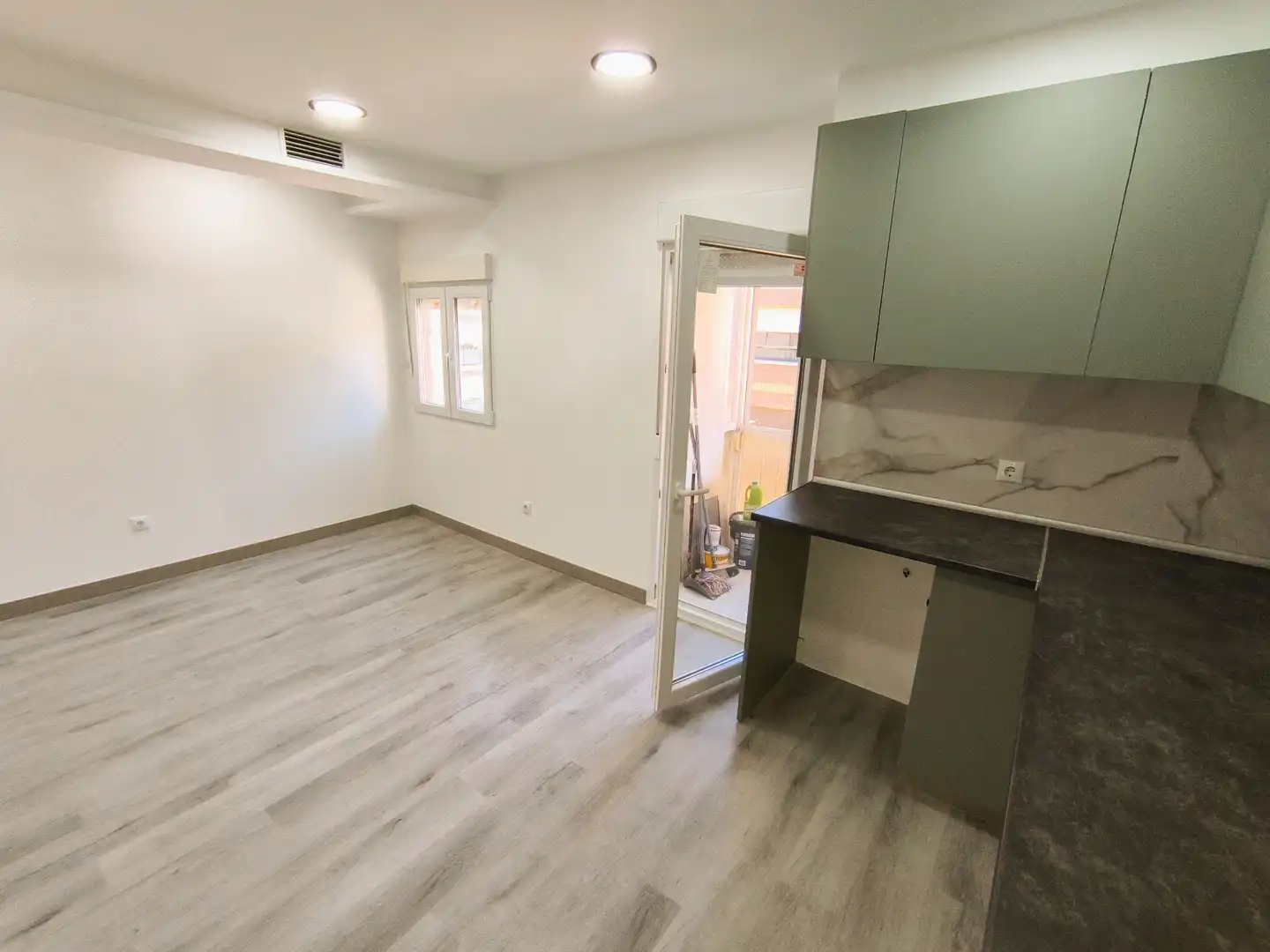 Kitchen of Flat for sale in Palencia  with Air Conditioner, Heating and Parquet flooring