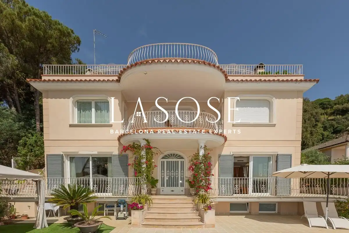 Exterior view of Houses for sale in Arenys de Munt  with Air Conditioner, Private garden and Terrace
