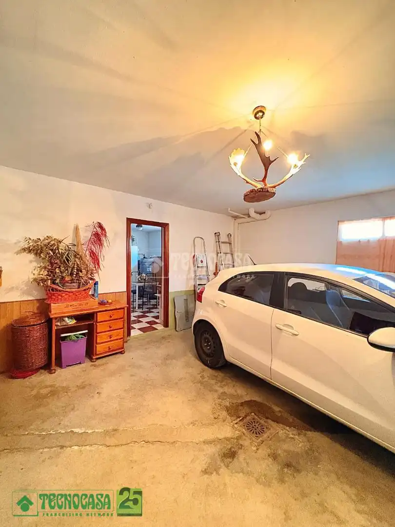 Casa adosada en venta en Lillo con Calefacción