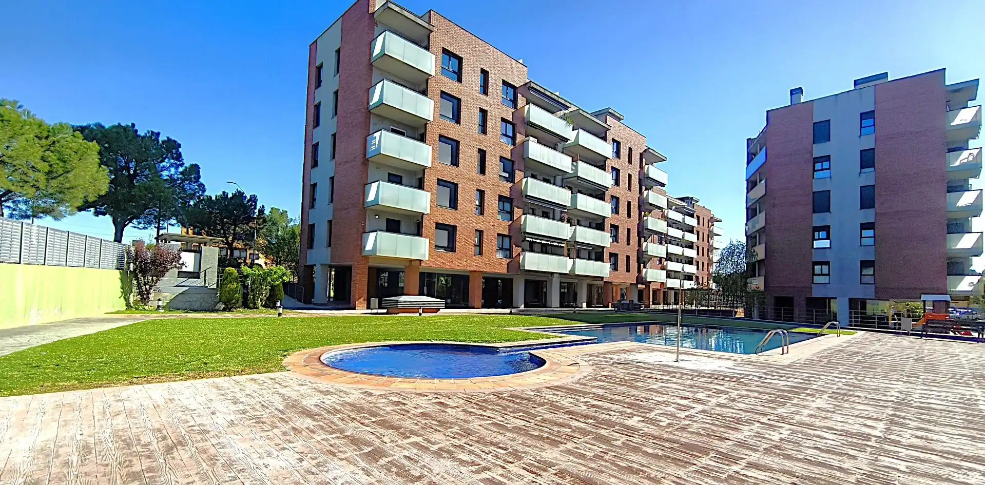 Piscina de Piso en venta en Manresa con Terraza, Amueblado y Balcón
