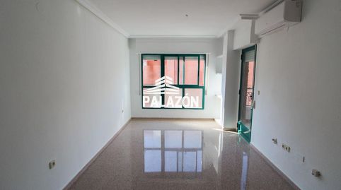 Foto 2 de Piso en venta en Crevillent, Alicante