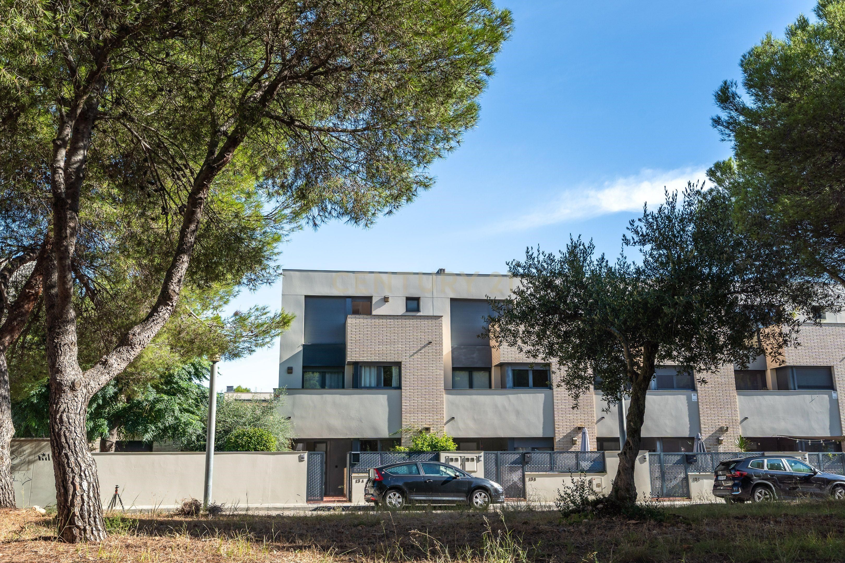 Casa o xalet en venda a Carrer de la Gardènia, 13, Torredembarra, Spain, -1, Sant Jordi