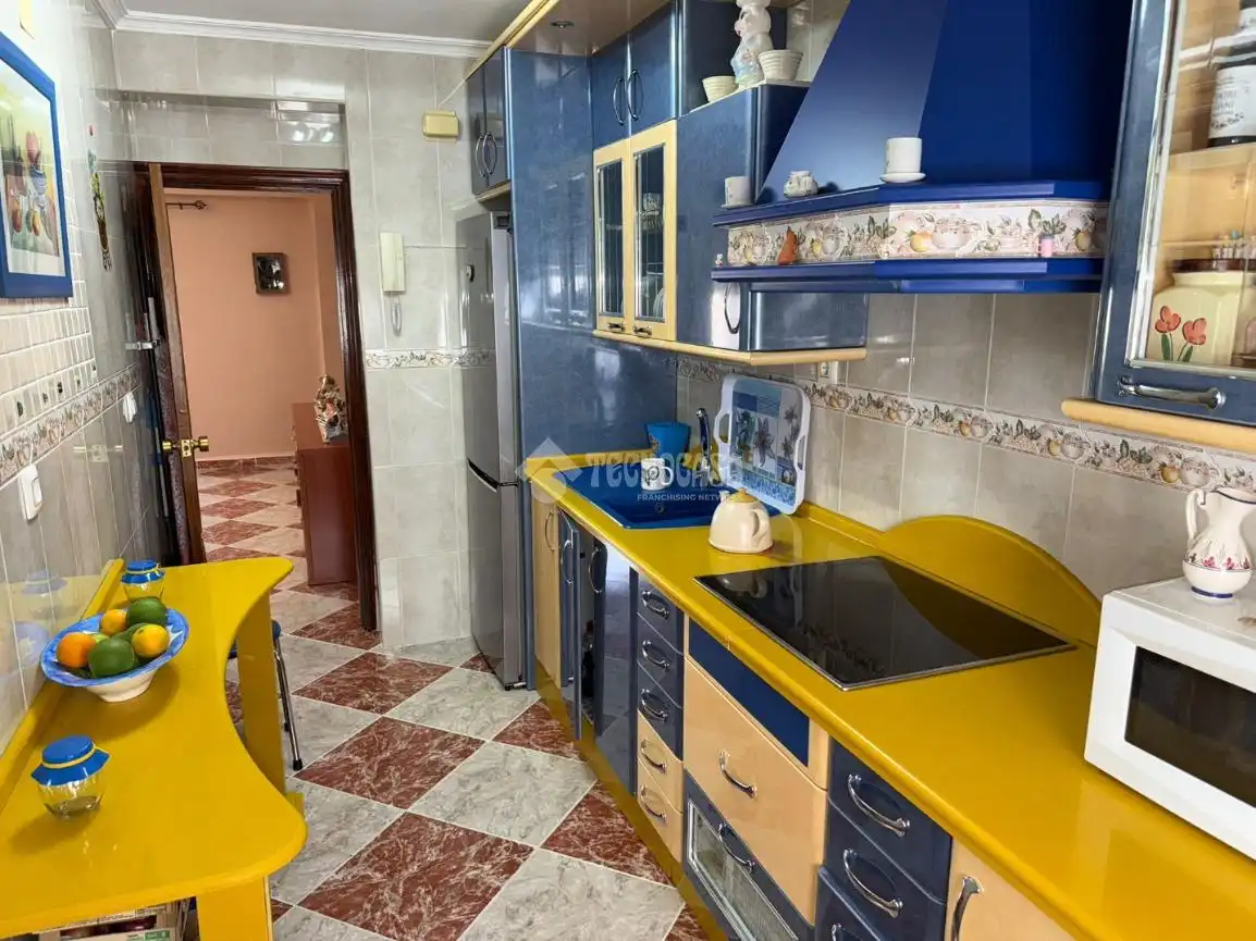 Cocina de Piso en venta en Sevilla con Aire acondicionado