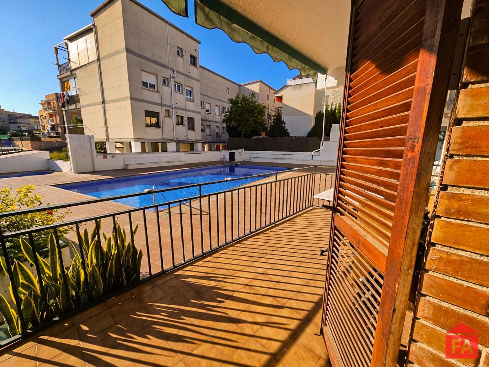 Piscina de Pis en venda en Calafell amb Piscina, Balcó i Alarma