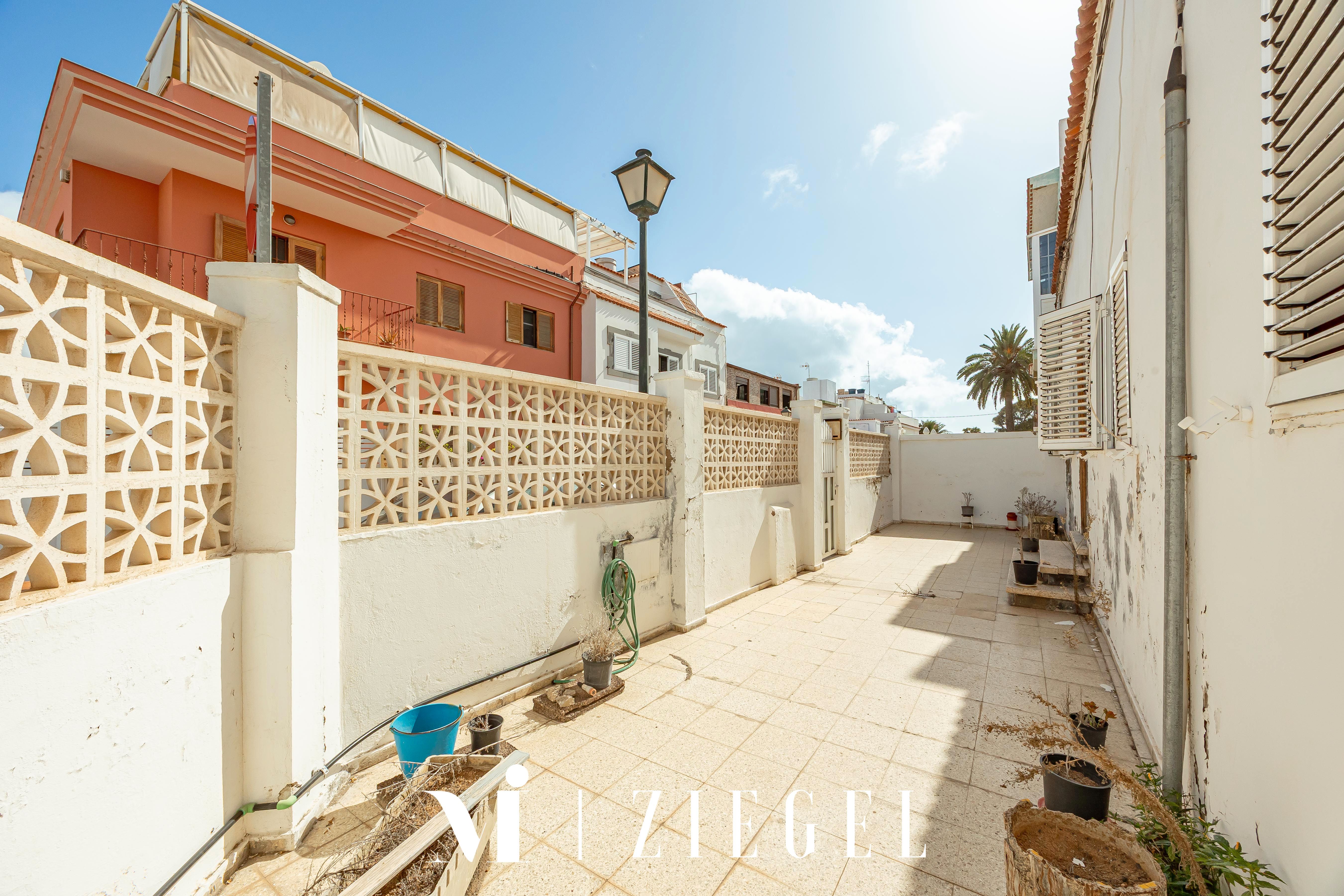 Exterior view of House or chalet for sale in Las Palmas de Gran Canaria  with Terrace