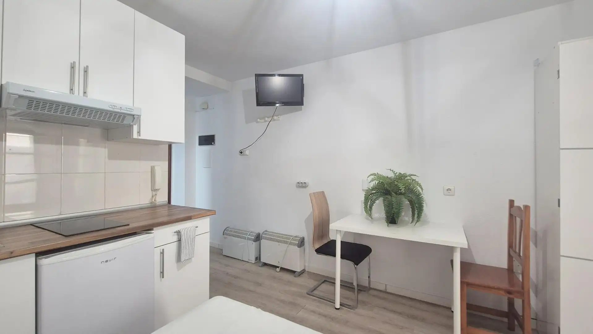 Cocina de Estudio de alquiler en Salamanca con Calefacción, Amueblado y Balcón