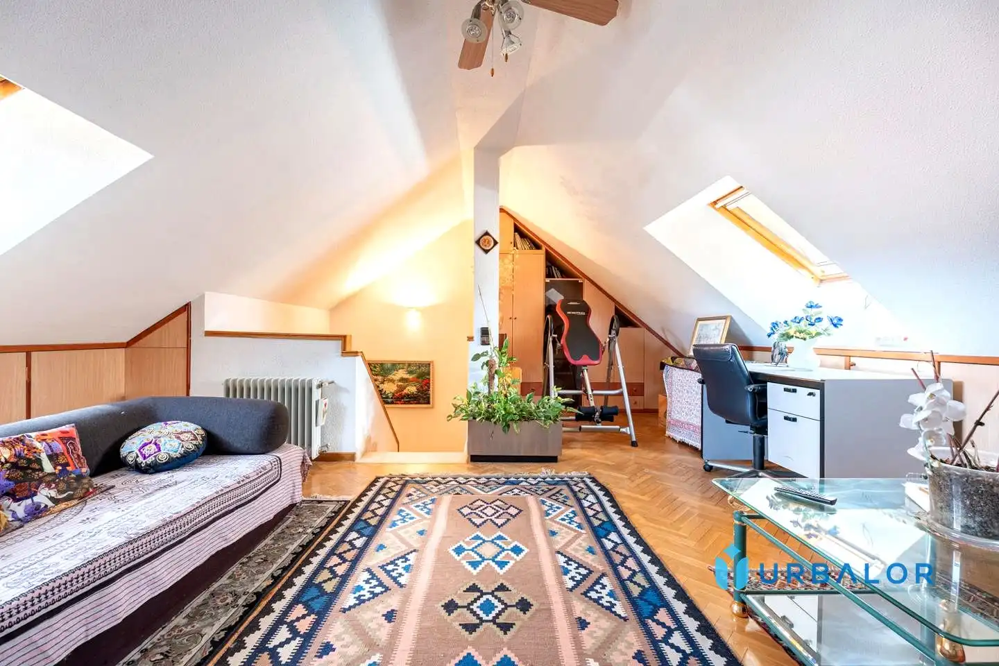 Sala de estar de Casa adosada en venta en Alcorcón con Calefacción, Jardín privado y Parquet
