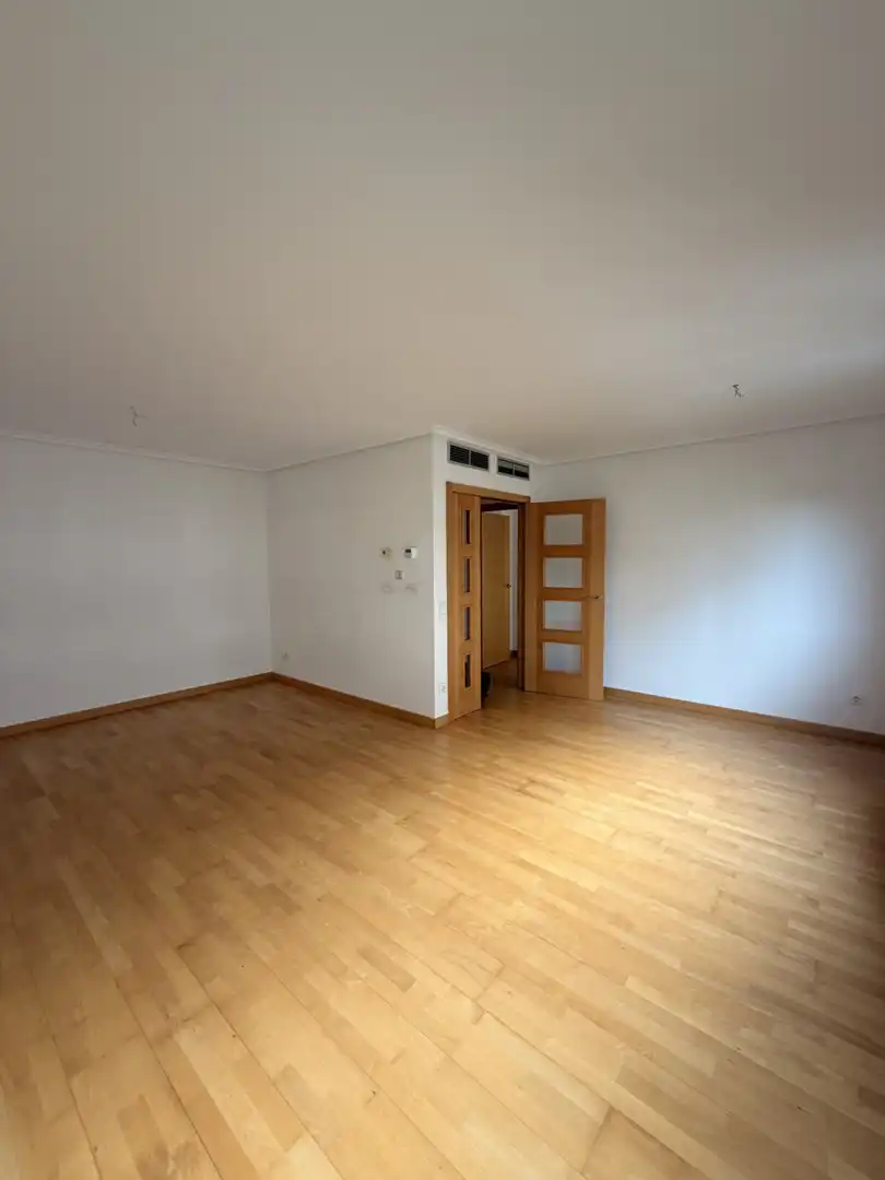 Piso en venta en  Logroño con Calefacción, Parquet y Trastero