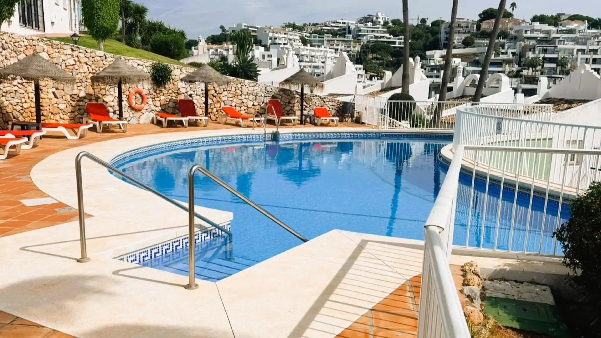 Swimming pool of Houses for sale in Elviria - Cabopino
