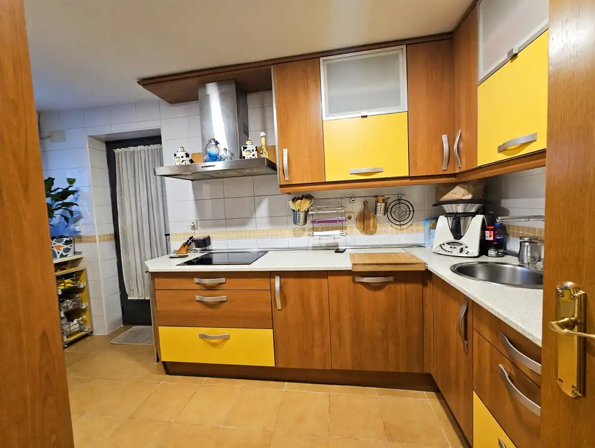 Cocina de Piso en venta en Parla con Aire acondicionado, Calefacción y Jardín privado