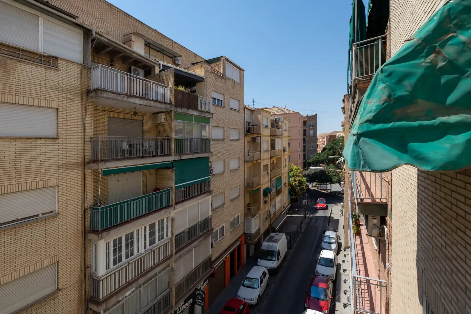 Vista exterior de Piso de alquiler en Granada con Calefacción, Amueblado y Lavadora