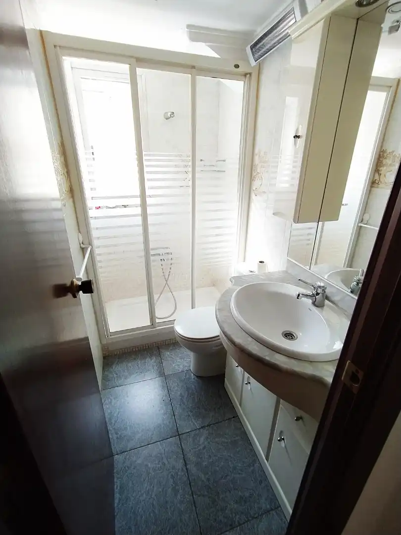 Badezimmer von Wohnung zum Verkauf in Zaragoza mit Klimaanlage, Heizung und Möbliert