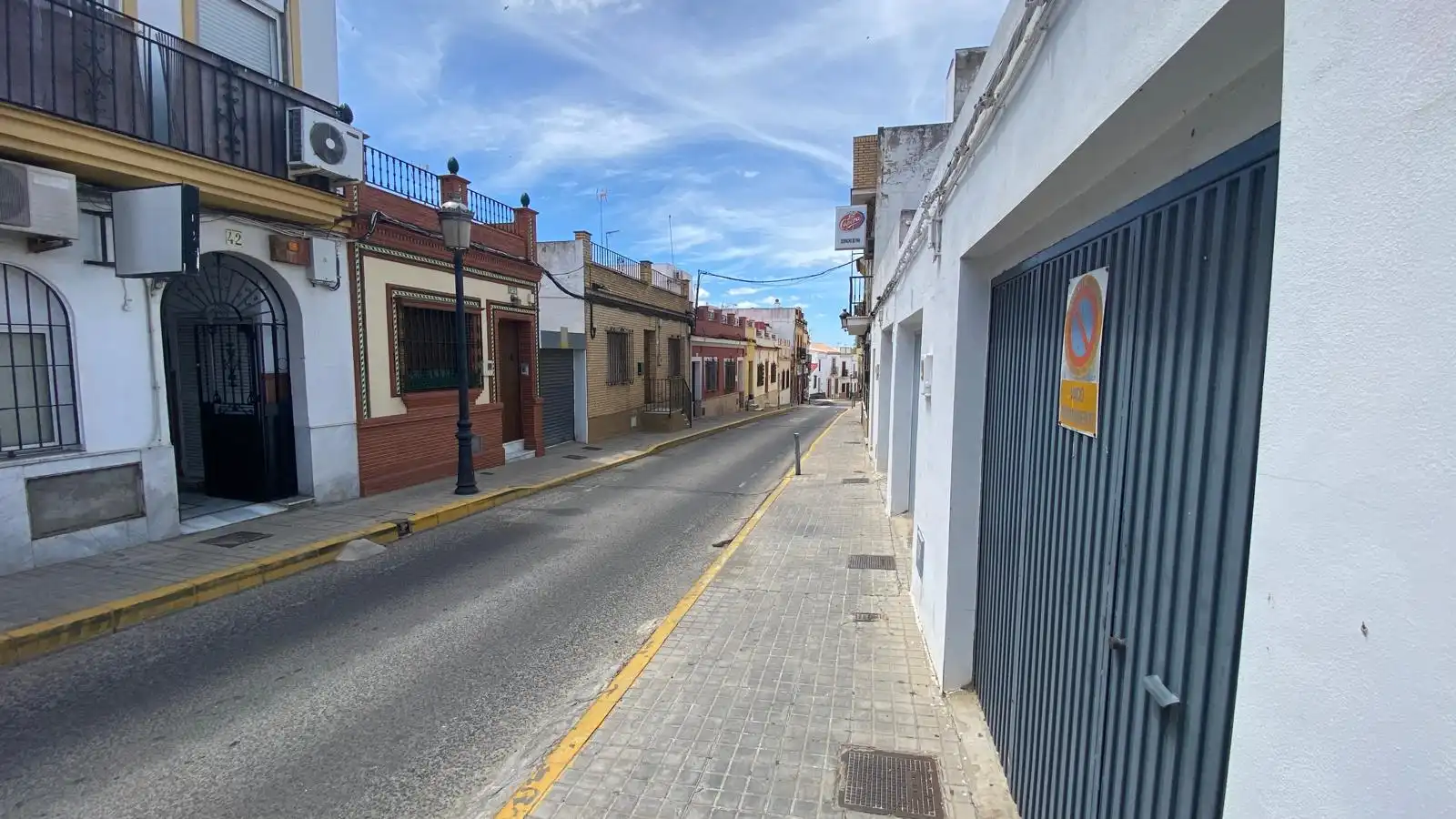 Vista exterior de Local en venda en Mairena del Aljarafe amb Aire condicionat i Calefacció