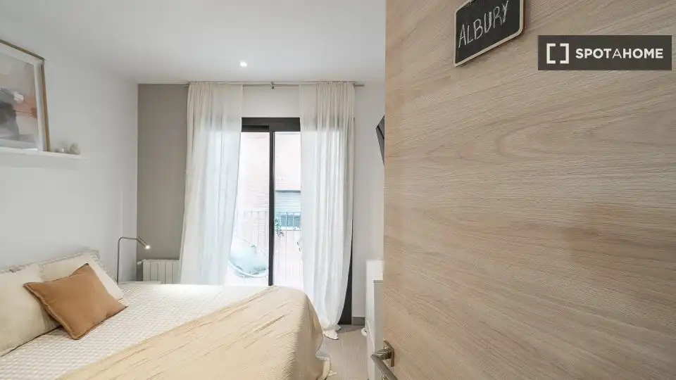 Habitación de Piso para compartir en Barcelona con Aire acondicionado, Calefacción y Terraza