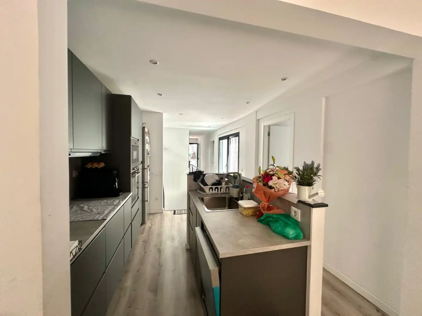 Kitchen of Detached homes for sale in Santa Coloma de Gramenet  with Air Conditioner, Heating and Parquet flooring