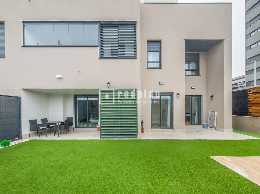 Terrassa de Pis de lloguer en Madrid amb Calefacció, Jardí privat i Terrassa