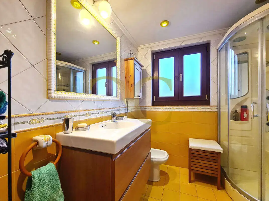 Baño de Casa o chalet en venta en Noreña con Calefacción, Jardín privado y Terraza
