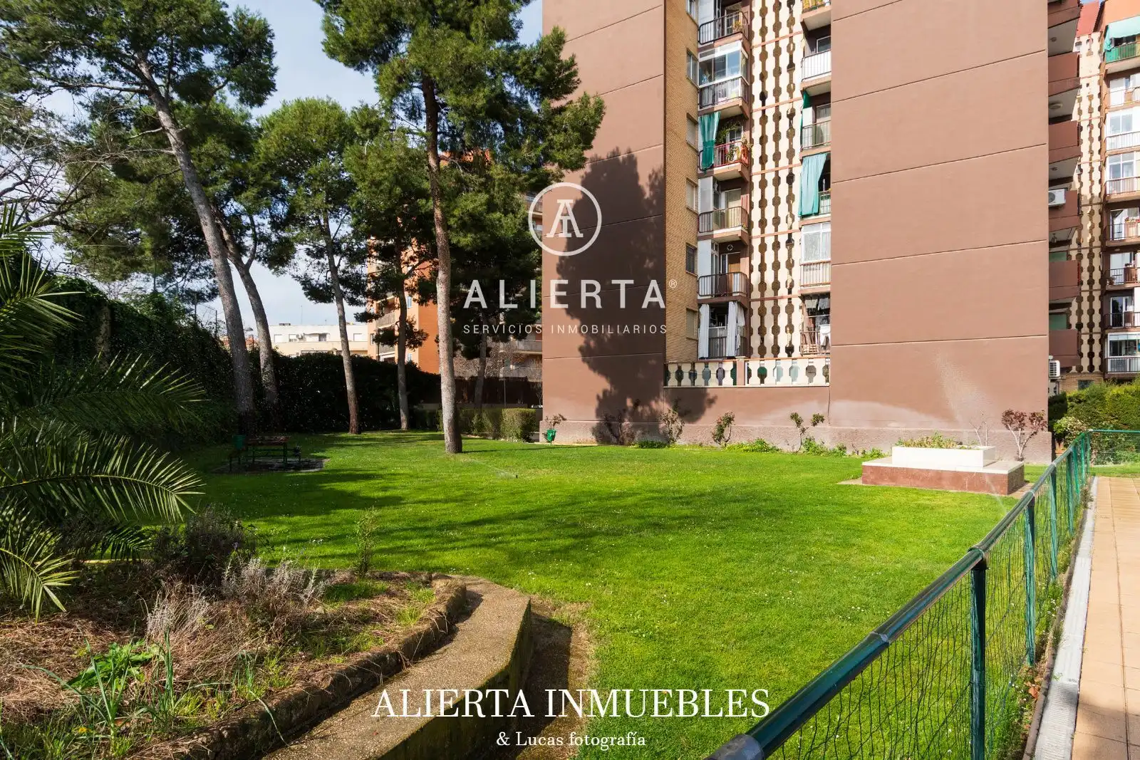 Exterior view of Flat for sale in Zaragoza  with Heating, Terrace and Swimming Pool