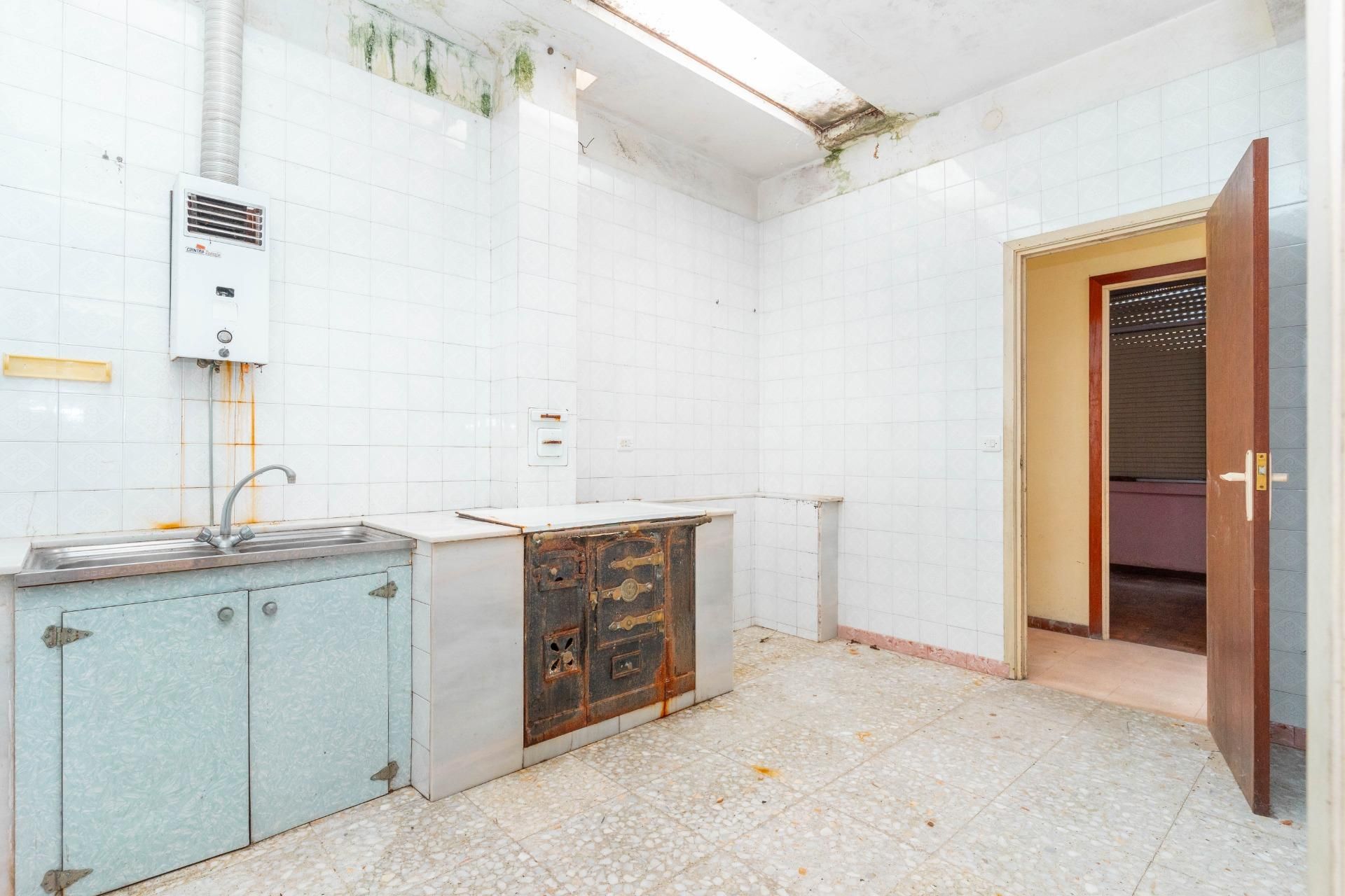 Cuina de Casa o xalet en venda en Viveiro amb Jardí privat