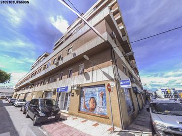 Wohnung mit Balkon zum Verkauf in Calle Benahavís 3