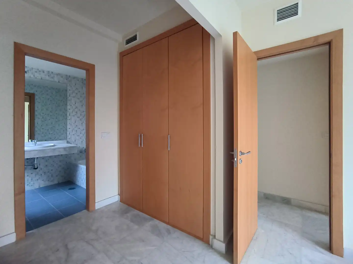Casa adosada en venta en Espartinas con Terraza