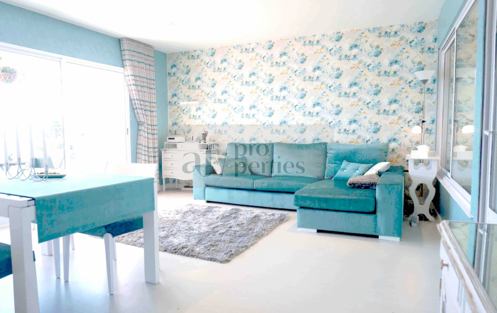 Sala de estar de Piso en venta en Poio con Terraza y Amueblado