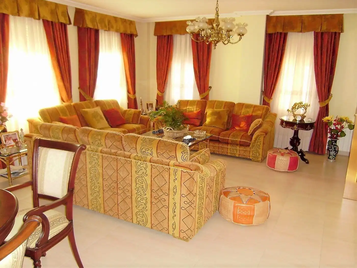 Chalet con piscina en venta en Urbanizaciones, imagen 4