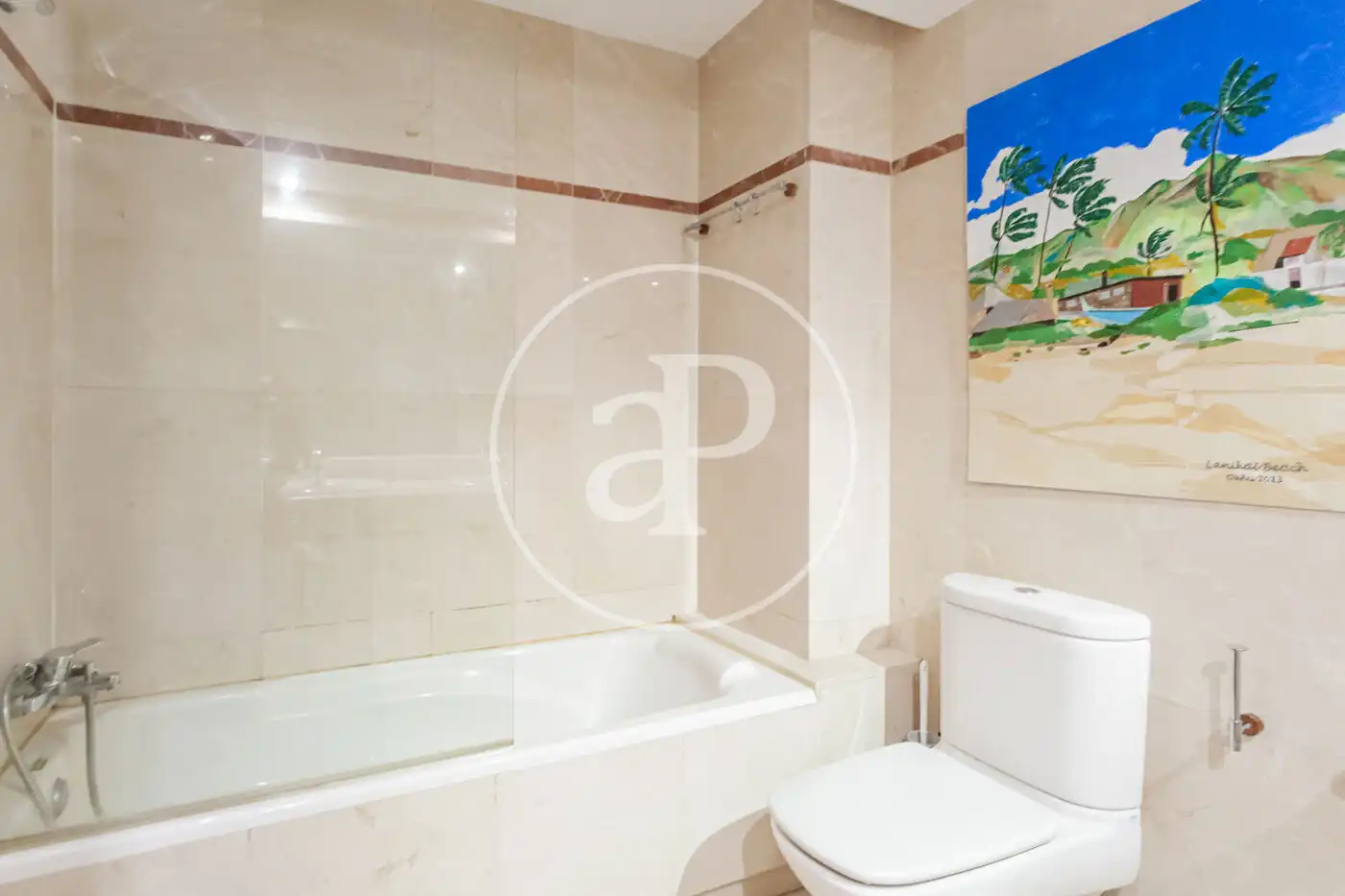 Baño de Casa adosada en venta en Madrid con Aire acondicionado, Calefacción y Jardín privado